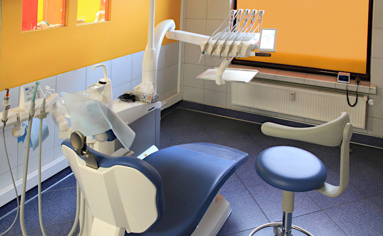 Dentysta stomatolog  implanty Gliwice